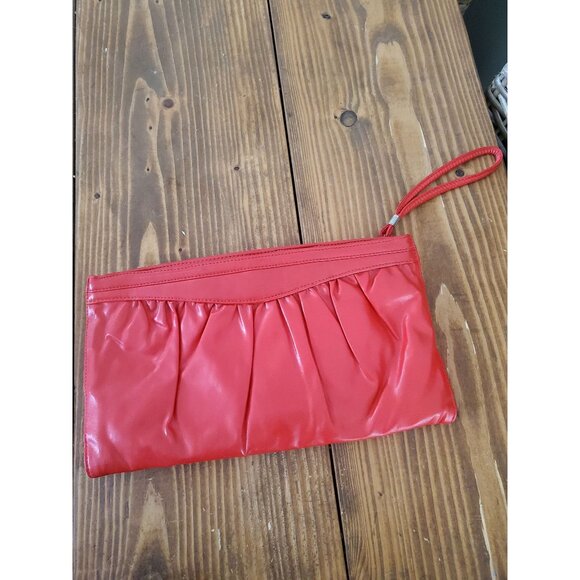 Vintage MCI Red Pleated Faux Leather Clutch Handbag Wrist Strap Zipper Pockets - Picture 1 of 10